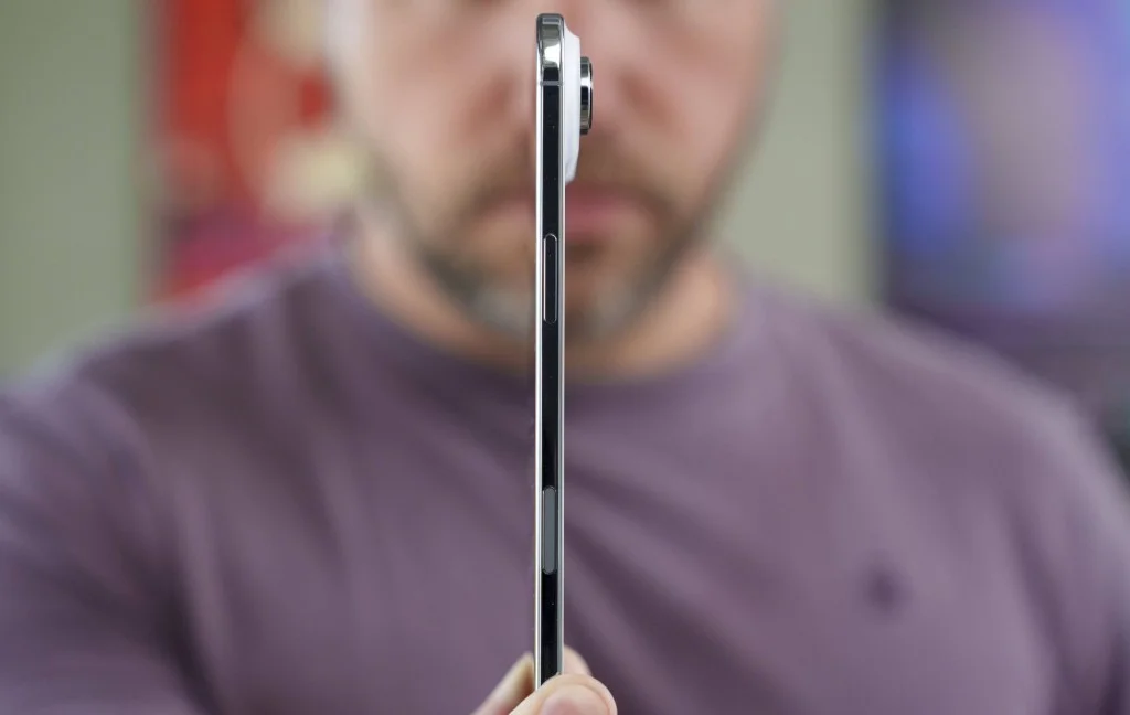 Використання легкого смартфона iPhone 17 Air у дорозі